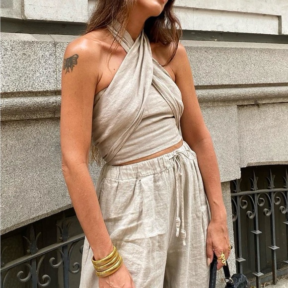 Beautiful adjustable linen top - Picture 1 of 4